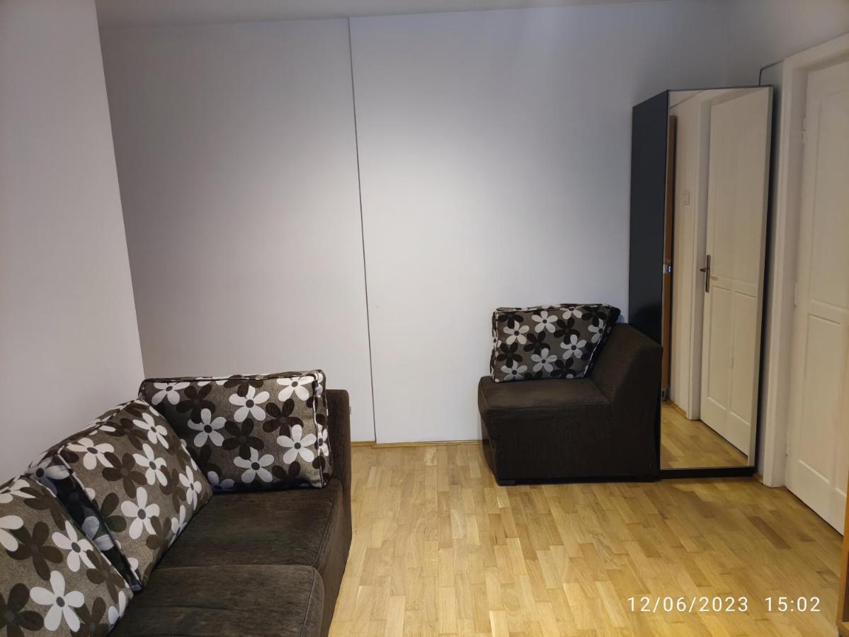 Fabian Central Apartment Bucureşti Ngoại thất bức ảnh